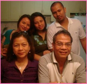Mommy Lourdes with Joy, Rachelle, Carlo and Daddy Mamerto Rodriguez